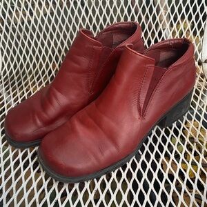 MARKON Queen Burgundy Red Leather Bootie Women’s  Size 8.5 Ankle Boots